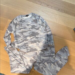 Beyond Yoga Camo Long Sleeve Lounge Set - Neutral Gray